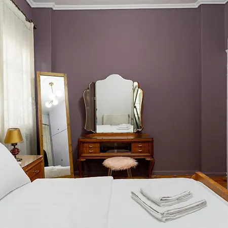 Apartment Julianna By Halu! - Unique 2-bedroom Thessaloniki