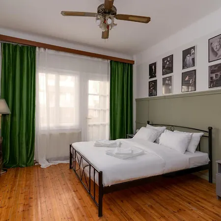Julianna By Halu! - Unique 2-bedroom Apartment Thessaloniki